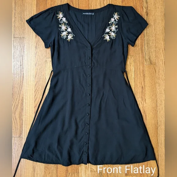 Abercrombie & Fitch Black Embroidery Knee-Length Dress in Small - Picture 4 of 15